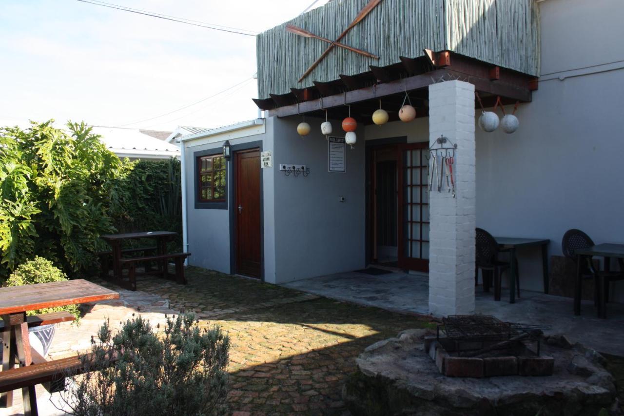 Whalers Guest House Hermanus Exterior photo